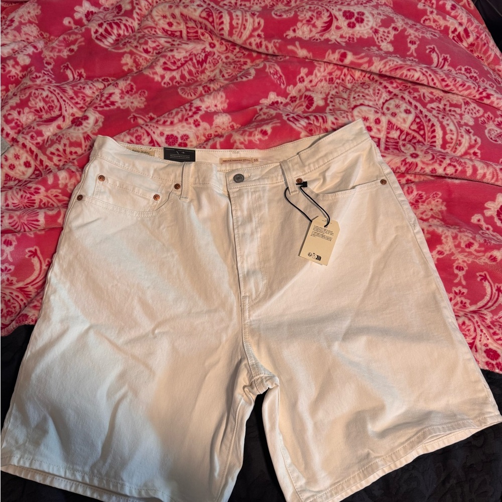 Levi’s Women’s Ribcage Bermuda Shorts